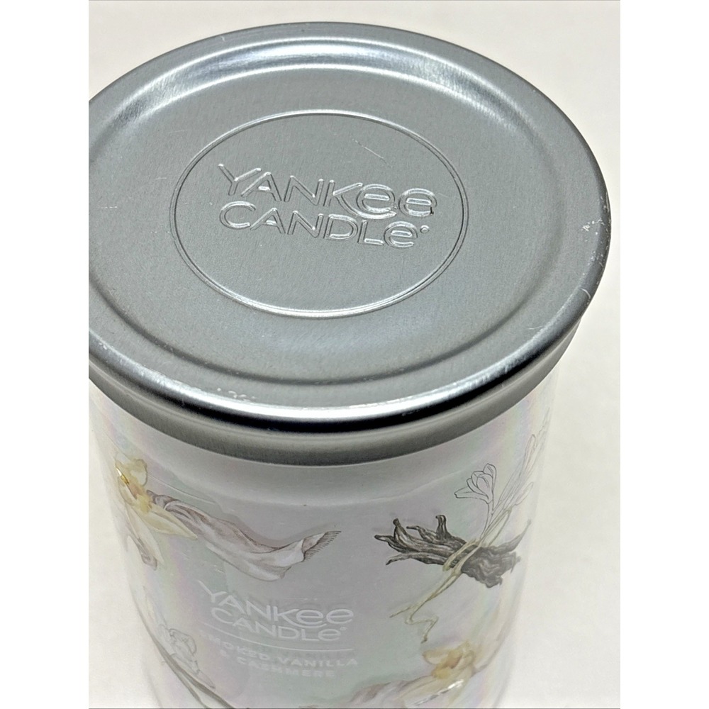 Yankee Candle Smoke Vanilla & Cashmere 20 Oz Retired Fragrance Two Wick - Picture 6 of 9